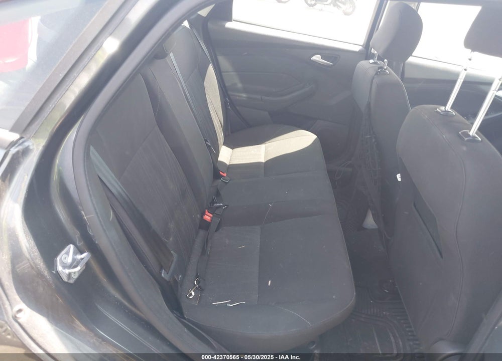 2017 FORD FOCUS VIN: 1FADP3F2XHL235013