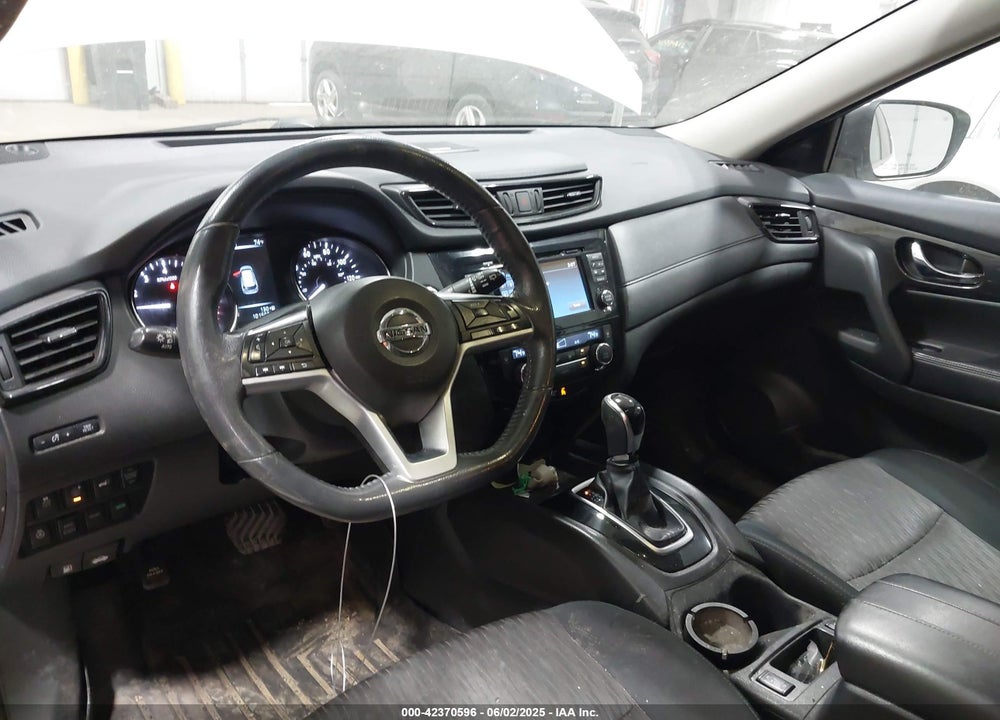 2017 NISSAN ROGUE SV VIN: 5N1AT2MV4HC798330