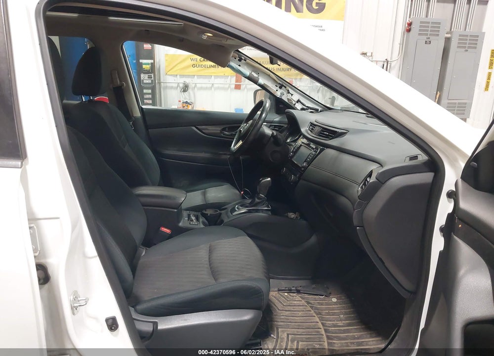 2017 NISSAN ROGUE SV VIN: 5N1AT2MV4HC798330