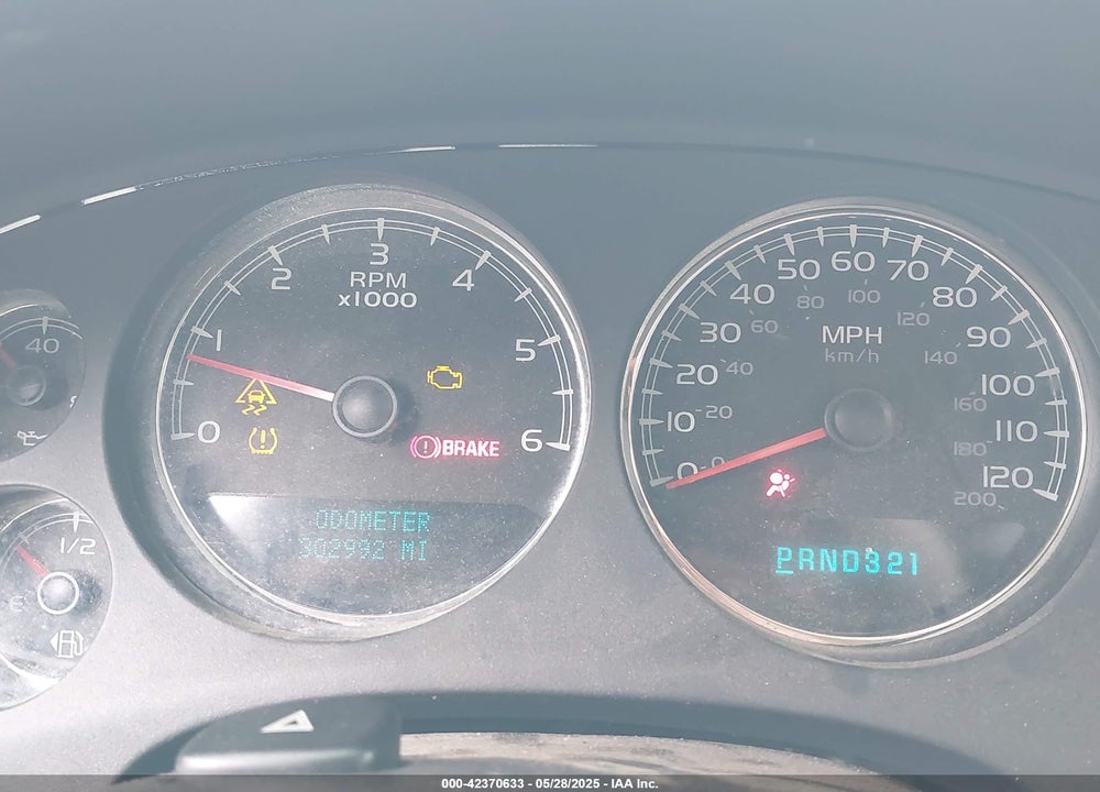 2007 CHEVROLET TAHOE LT VIN: 1GNFC13007R415013