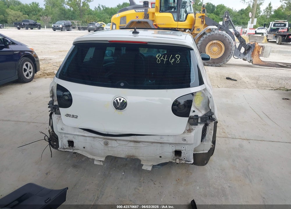 2008 VOLKSWAGEN R32 VIN: WVWKC71K38W158415