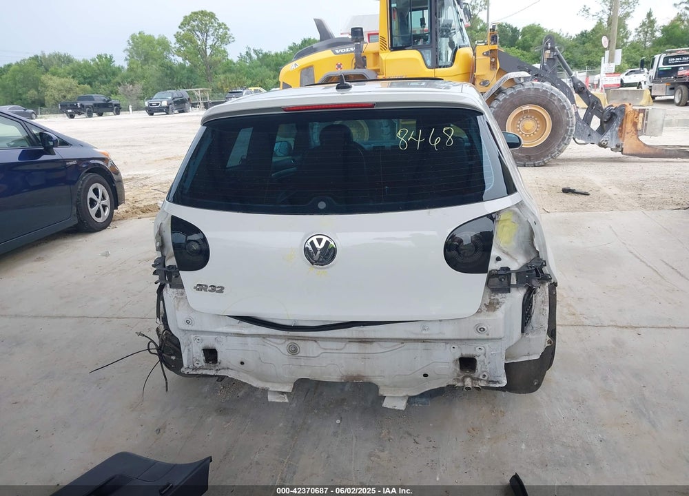 2008 VOLKSWAGEN R32 VIN: WVWKC71K38W158415