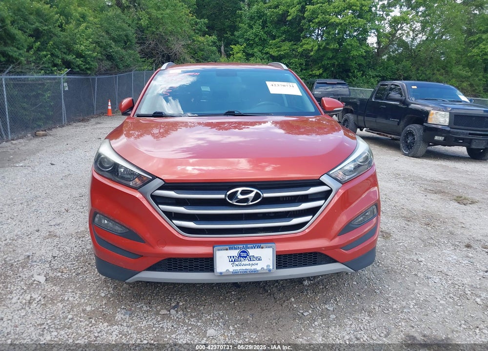 2017 HYUNDAI TUCSON SPORT VIN: KM8J3CA25HU518229