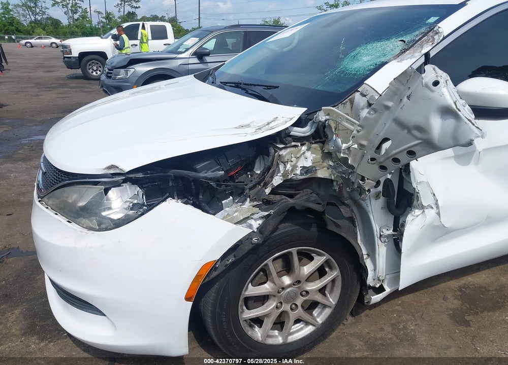 2017 CHRYSLER PACIFICA TOURING VIN: 2C4RC1DG0HR519904