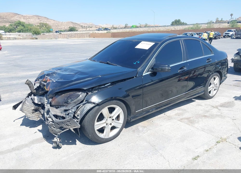 2011 MERCEDES-BENZ C VIN: WDDGF5EB8BA526044