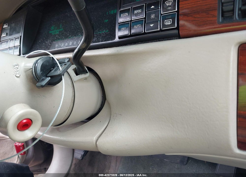 1994 CADILLAC DEVILLE VIN: 1G6KD52B8RU229303