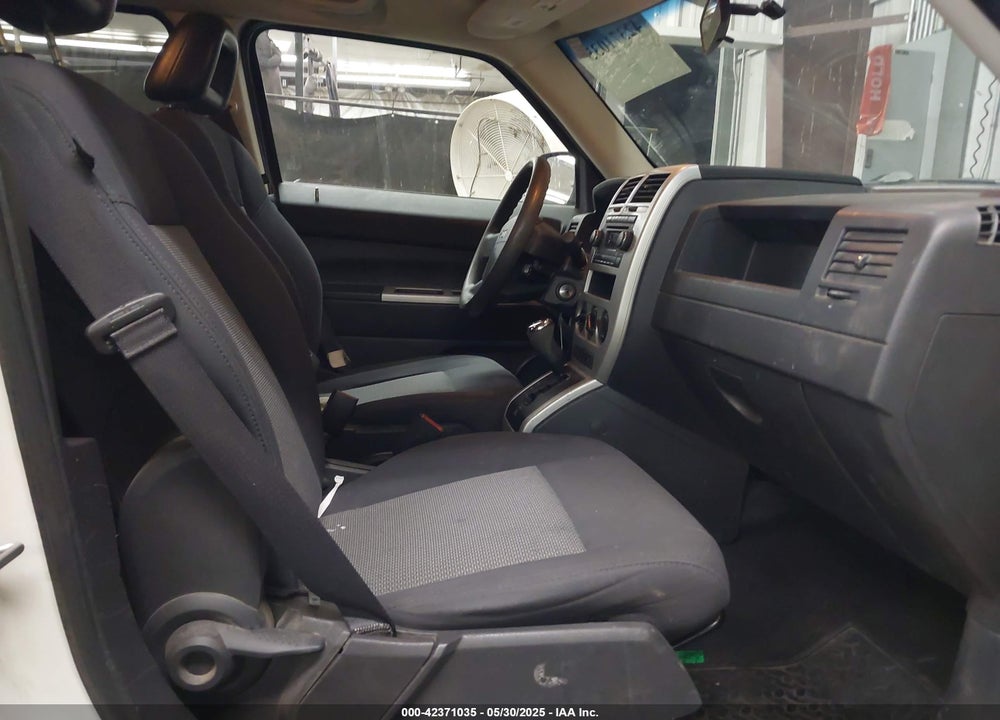 2008 JEEP PATRIOT VIN: 1J8FF28W68D772027