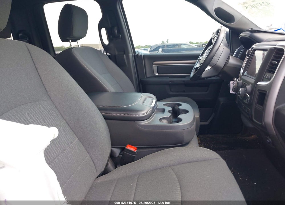 2024 RAM 1500 CLASSIC VIN: 1C6RR6GG9RS128958