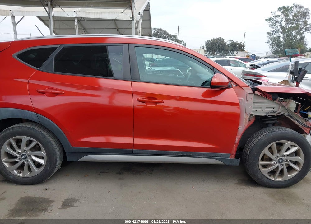 2017 HYUNDAI TUCSON SE VIN: KM8J33A49HU264543