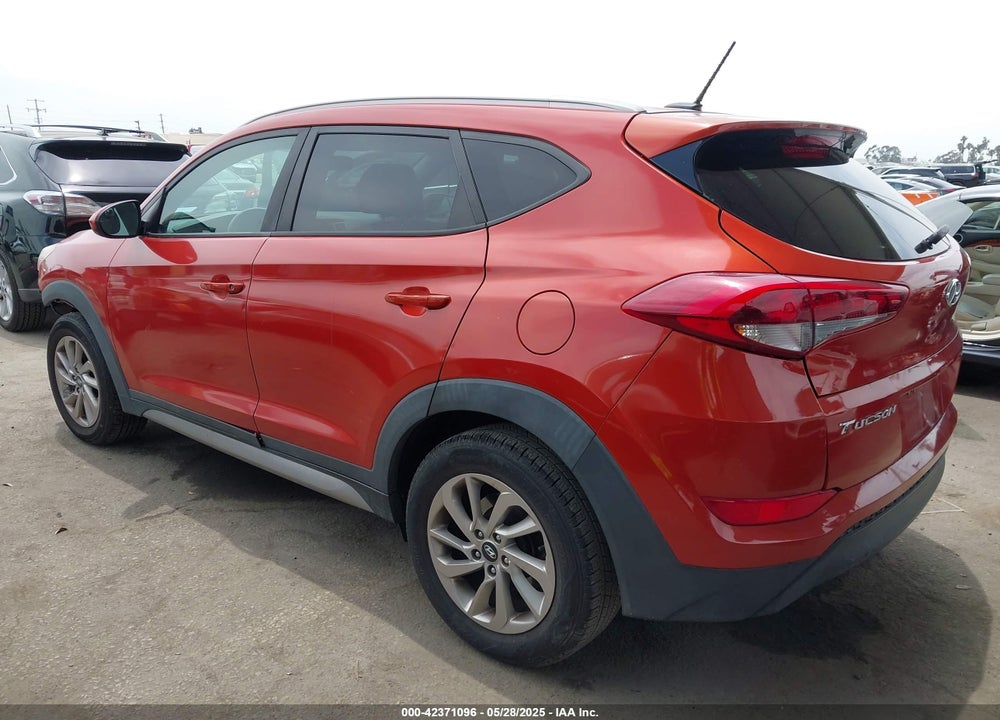 2017 HYUNDAI TUCSON SE VIN: KM8J33A49HU264543