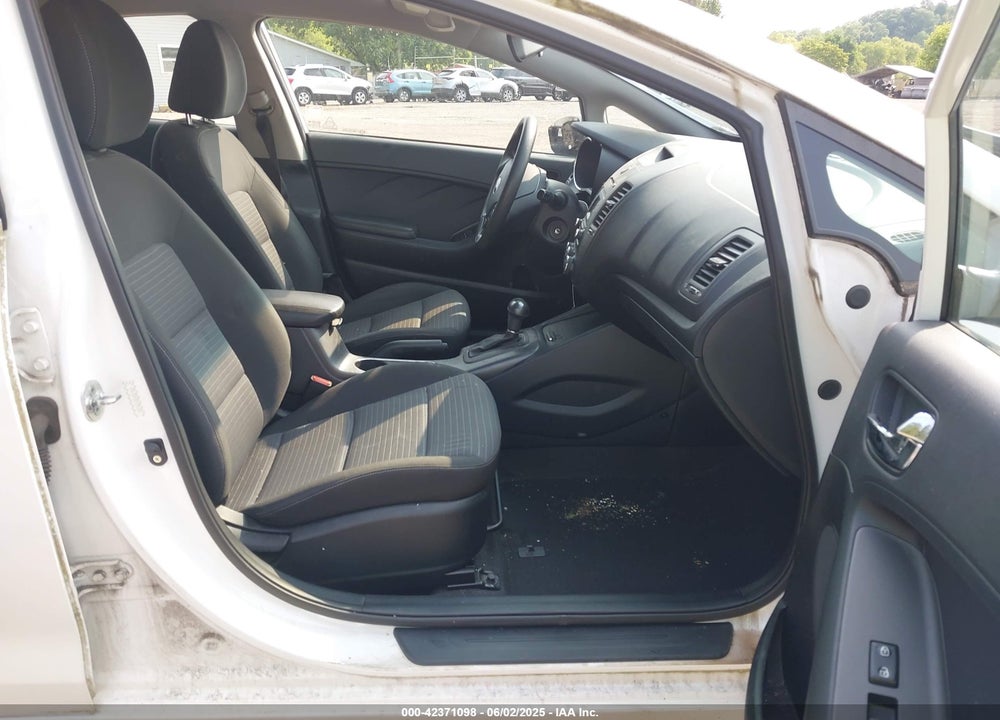 2015 KIA FORTE VIN: KNAFX4A68F5360044