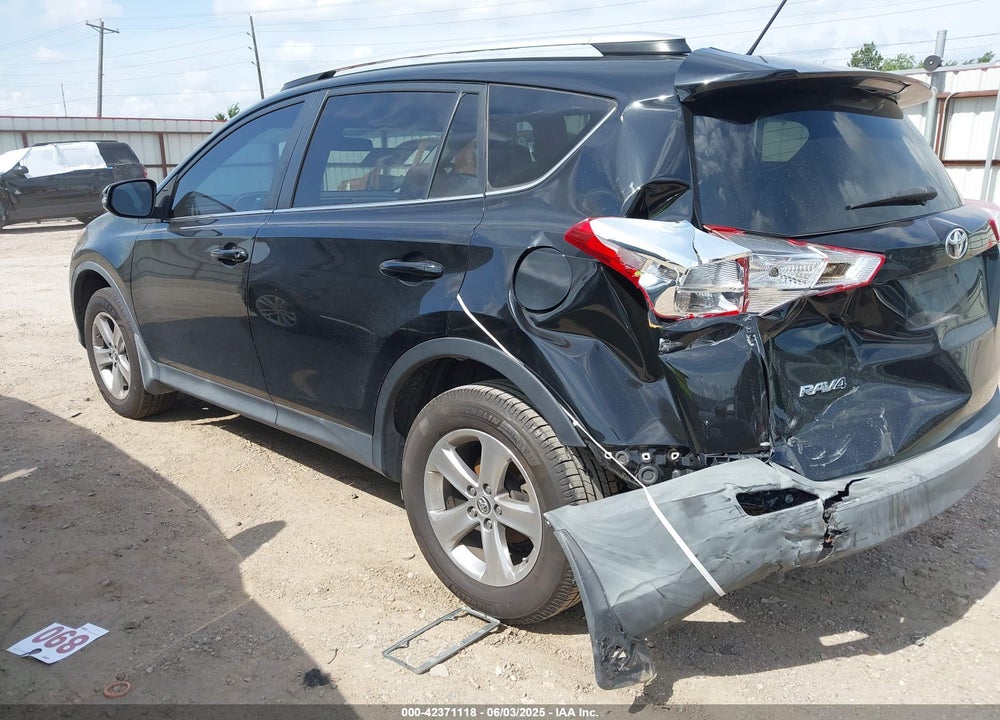 2015 TOYOTA RAV4 XLE VIN: 2T3WFREV6FW192272