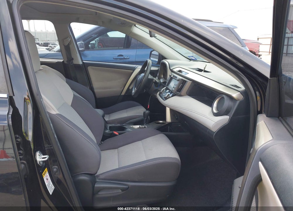 2015 TOYOTA RAV4 XLE VIN: 2T3WFREV6FW192272