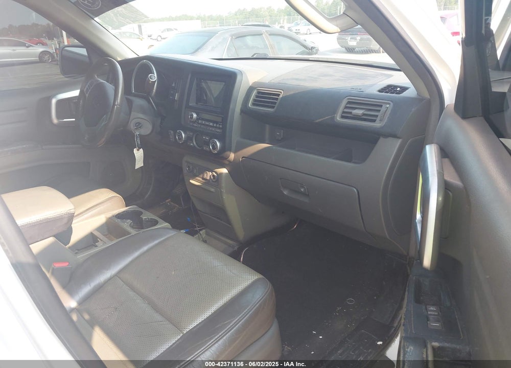 2006 HONDA RIDGELINE RTL VIN: 2HJYK16586H570401