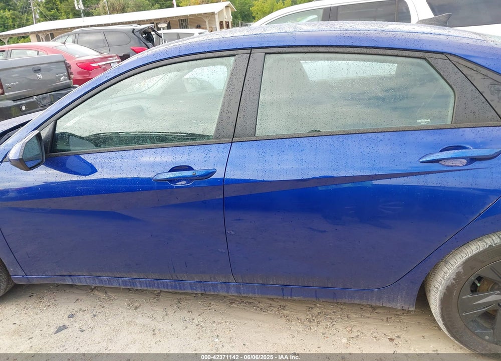 2021 HYUNDAI ELANTRA VIN: 5NPLM4AG5MH037946