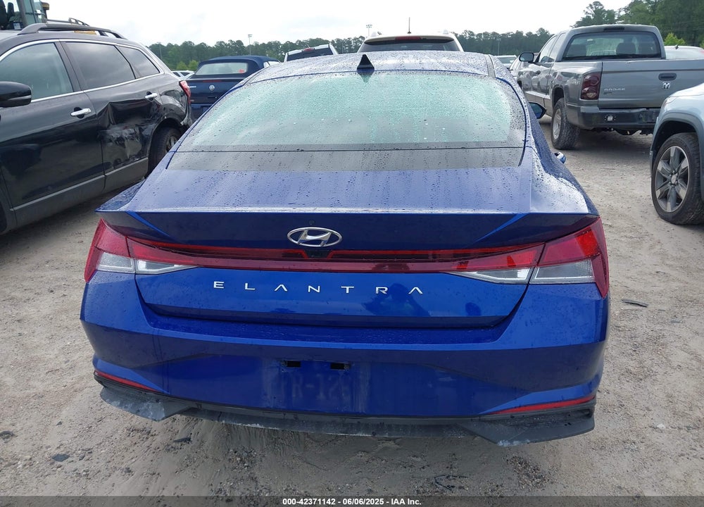 2021 HYUNDAI ELANTRA VIN: 5NPLM4AG5MH037946
