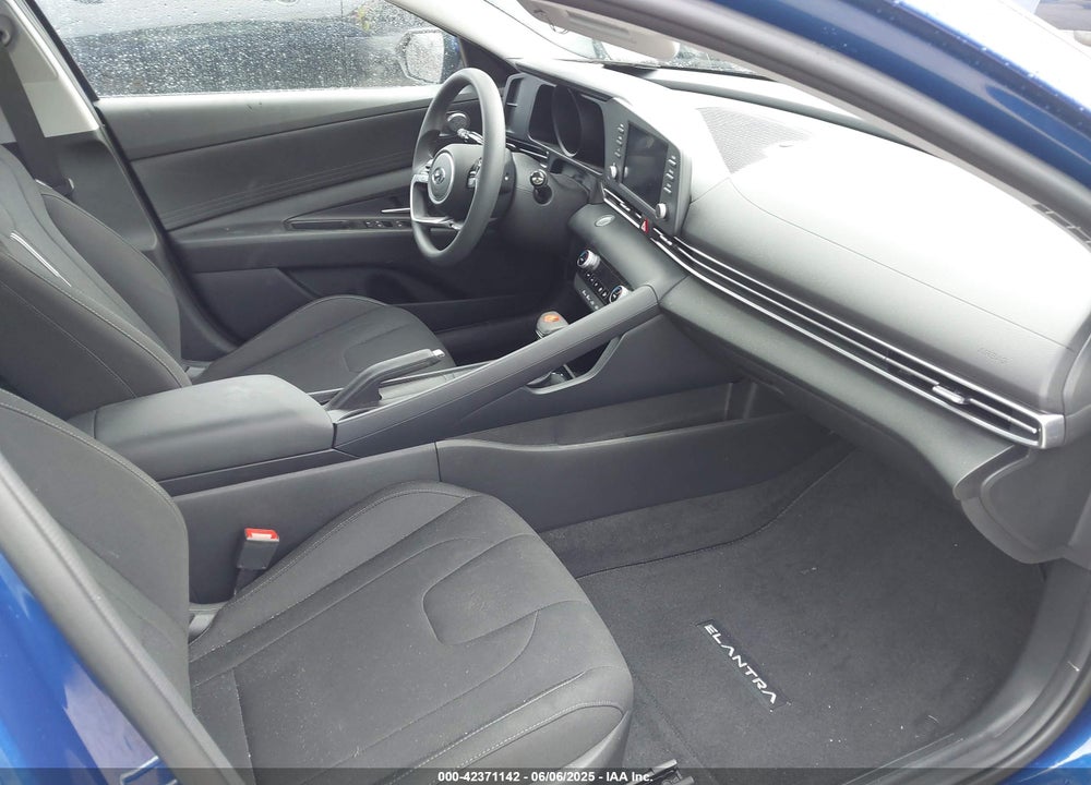 2021 HYUNDAI ELANTRA VIN: 5NPLM4AG5MH037946