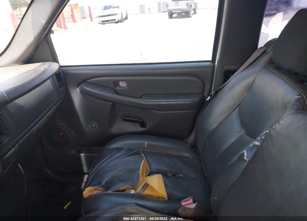 2005 CHEVROLET SILVERADO 1500 WORK TRUCK VIN: 1GCEC19Z65Z228611