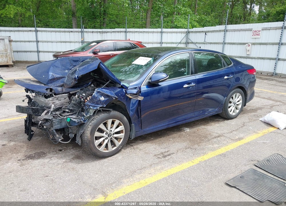 2016 KIA OPTIMA EX VIN: 5XXGU4L30GG013940