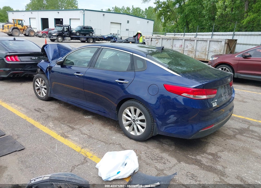 2016 KIA OPTIMA EX VIN: 5XXGU4L30GG013940