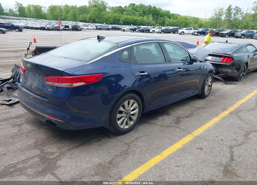 2016 KIA OPTIMA EX VIN: 5XXGU4L30GG013940