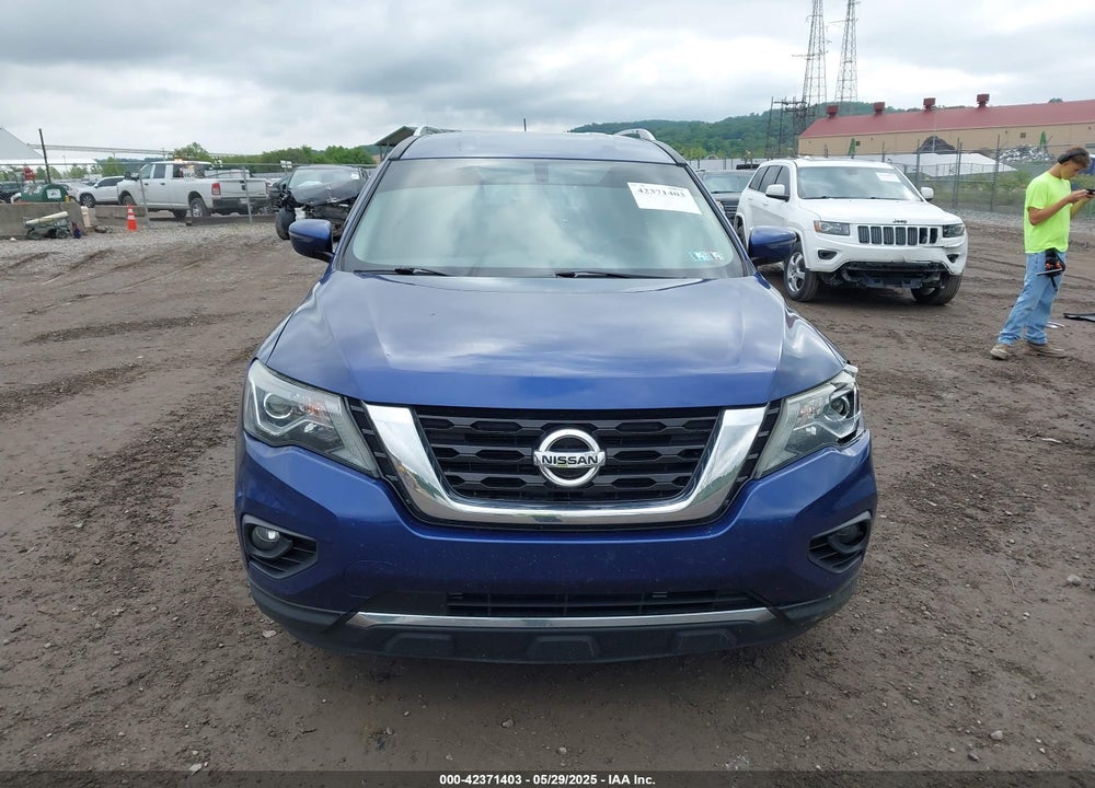 2018 NISSAN PATHFINDER VIN: 5N1DR2MM1JC621095