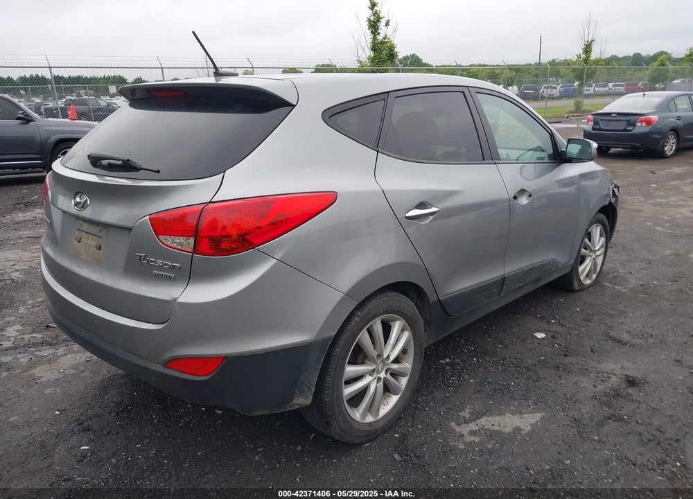 2013 HYUNDAI TUCSON LIMITED VIN: KM8JU3AC7DU675454