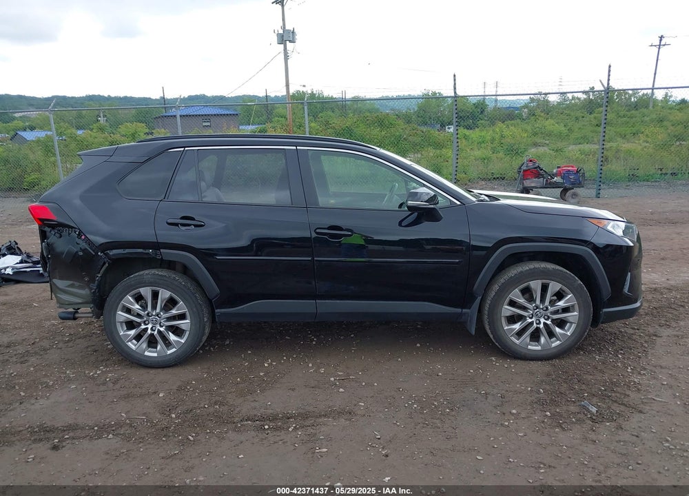 2021 TOYOTA RAV4 XLE PREMIUM VIN: JTMA1RFV8MD069137