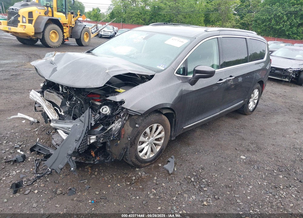 2019 CHRYSLER PACIFICA TOURING L VIN: 2C4RC1BG7KR733248
