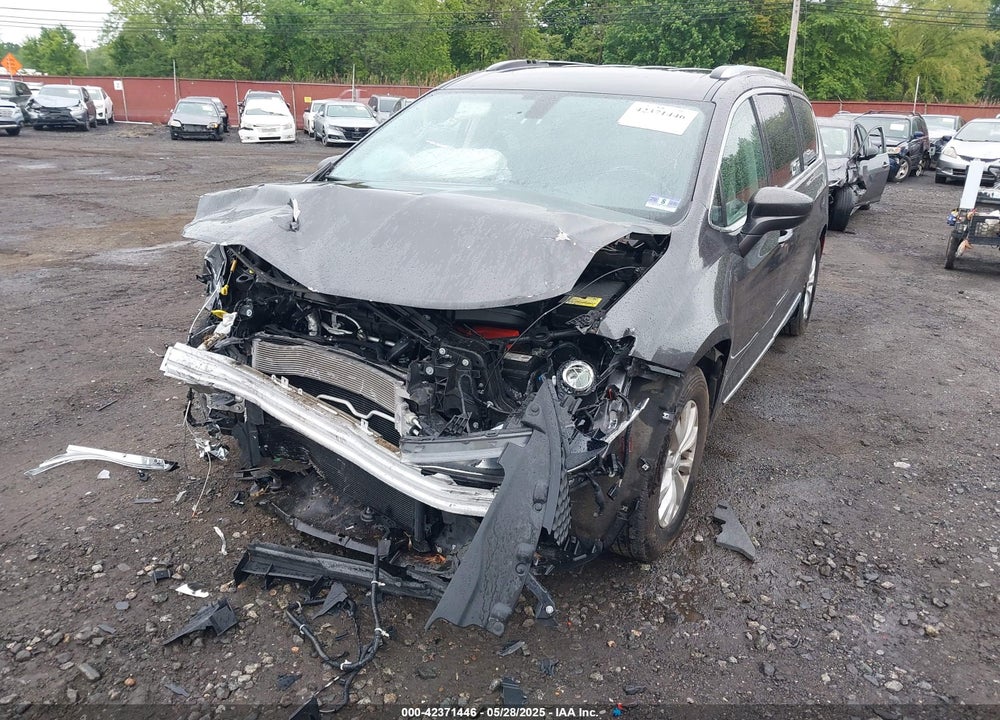 2019 CHRYSLER PACIFICA TOURING L VIN: 2C4RC1BG7KR733248