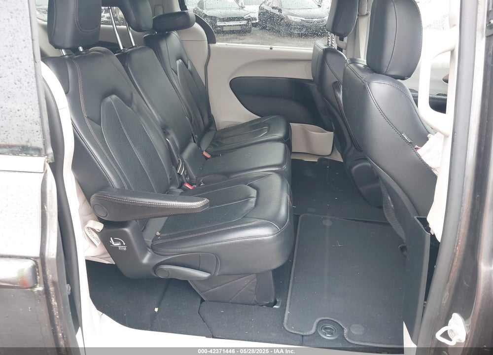 2019 CHRYSLER PACIFICA TOURING L VIN: 2C4RC1BG7KR733248