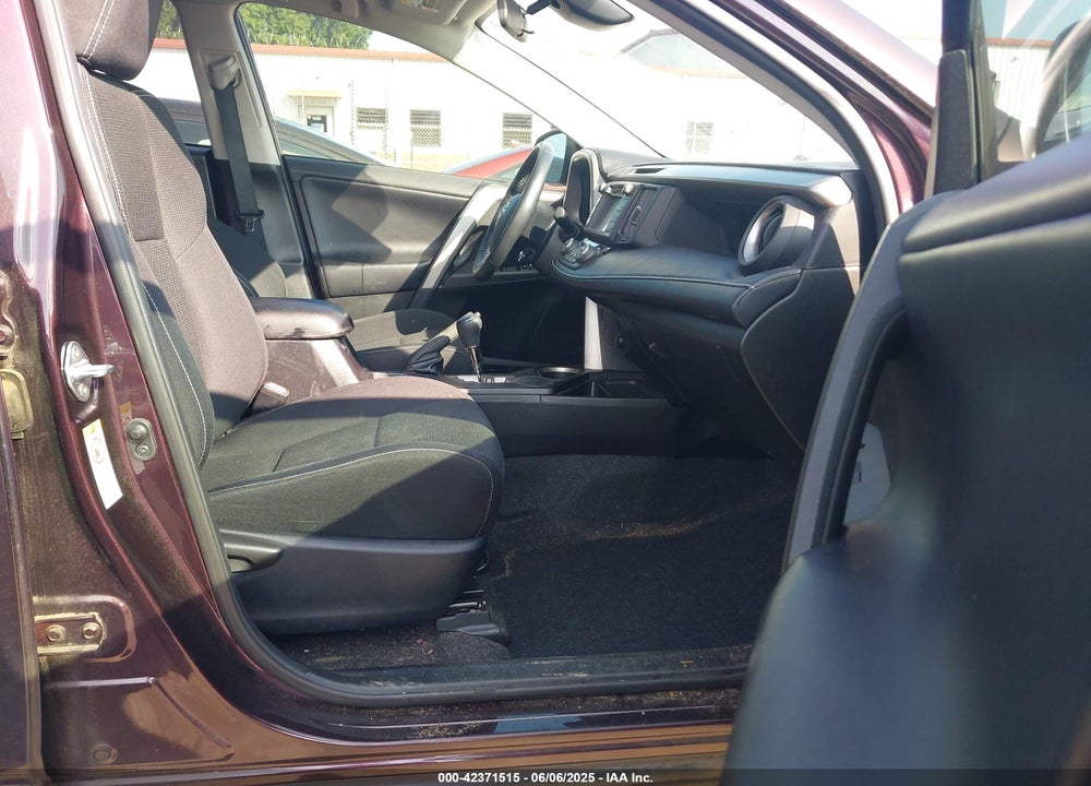 2018 TOYOTA RAV4 VIN: 2T3RFREV7JW707933