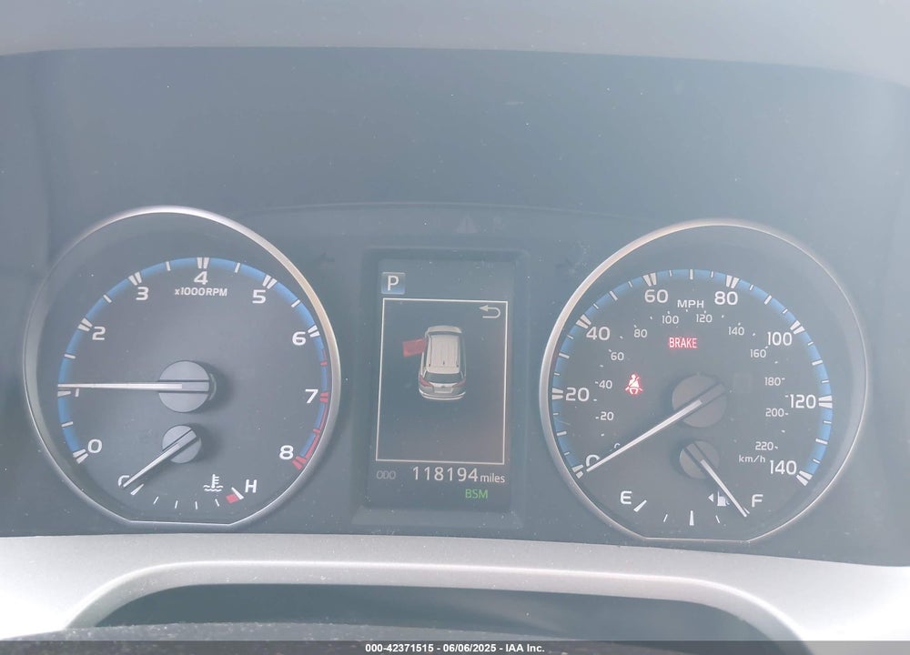 2018 TOYOTA RAV4 VIN: 2T3RFREV7JW707933
