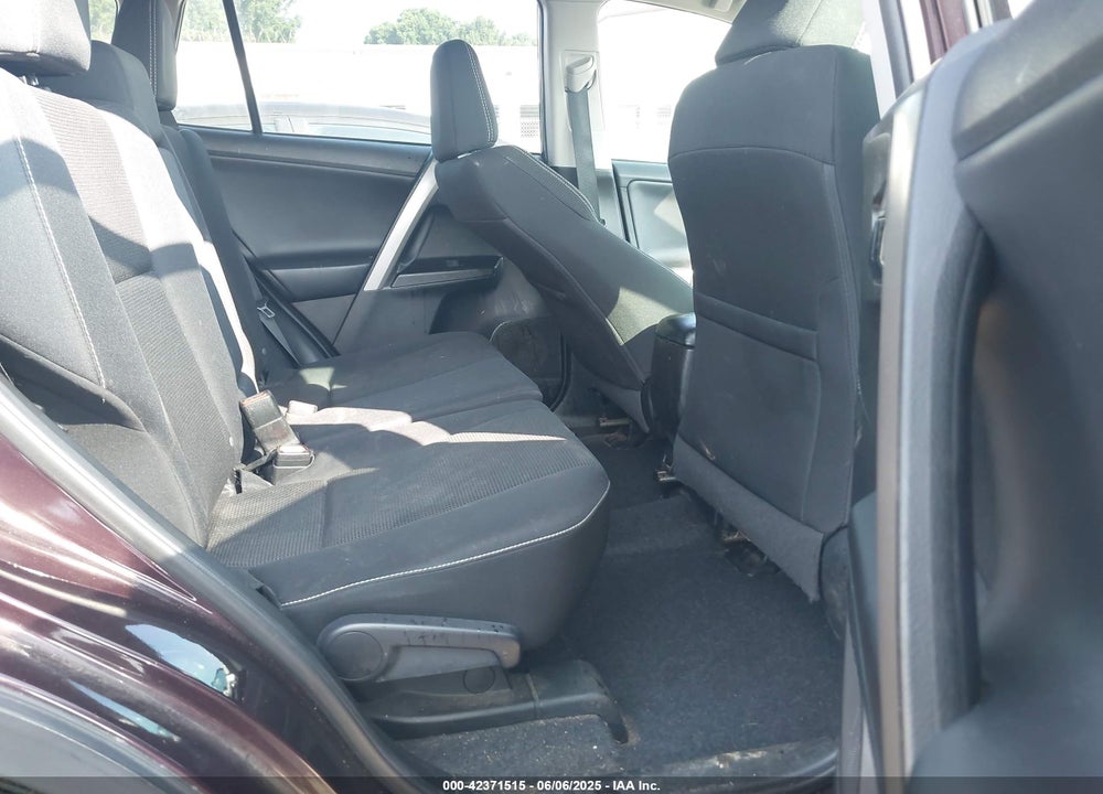 2018 TOYOTA RAV4 VIN: 2T3RFREV7JW707933