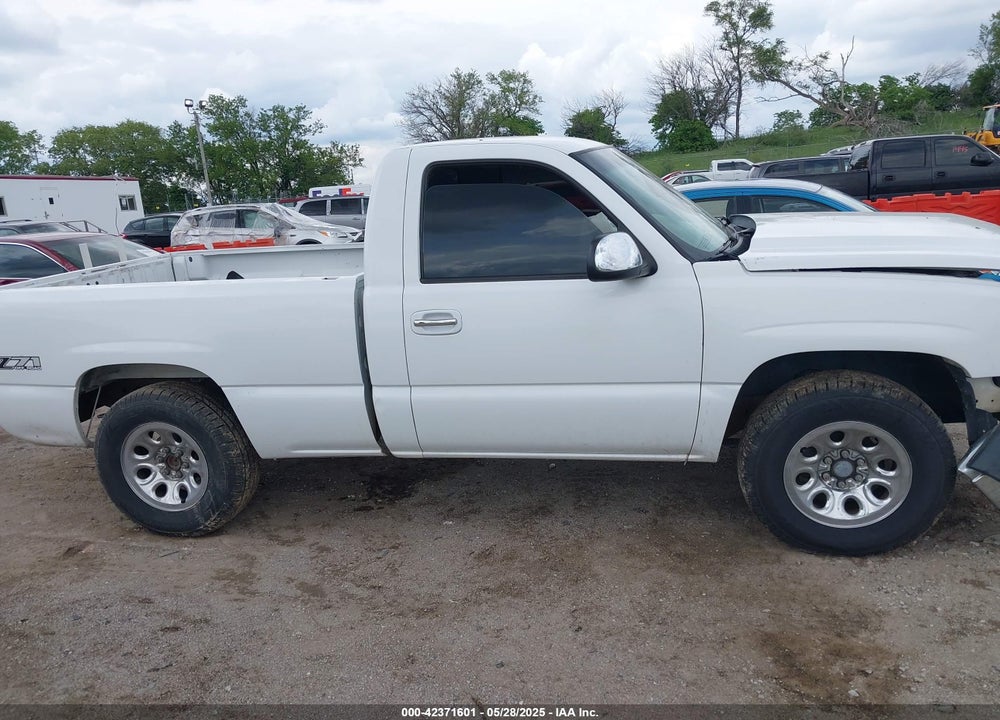 2000 CHEVROLET SILVERADO 1500 LS VIN: 1GCEK14T4YZ263223