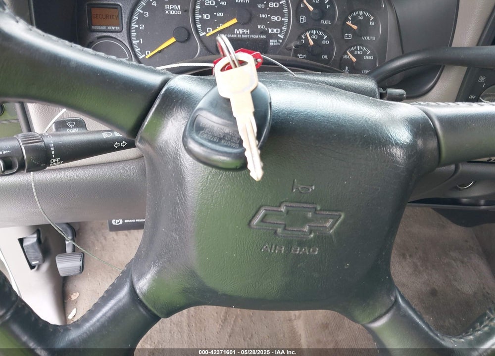 2000 CHEVROLET SILVERADO 1500 LS VIN: 1GCEK14T4YZ263223