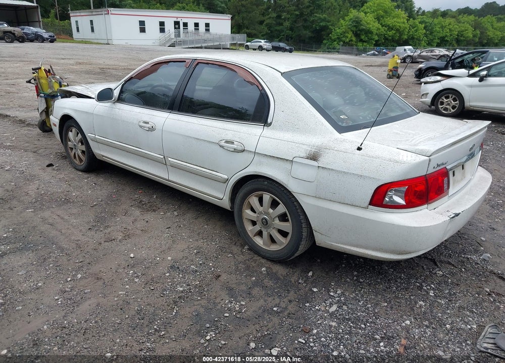 2005 KIA OPTIMA VIN: KNAGD128655417156