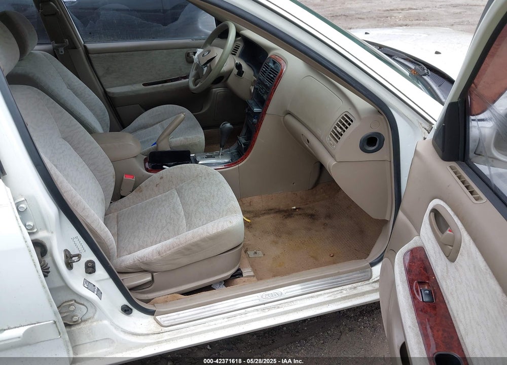 2005 KIA OPTIMA VIN: KNAGD128655417156