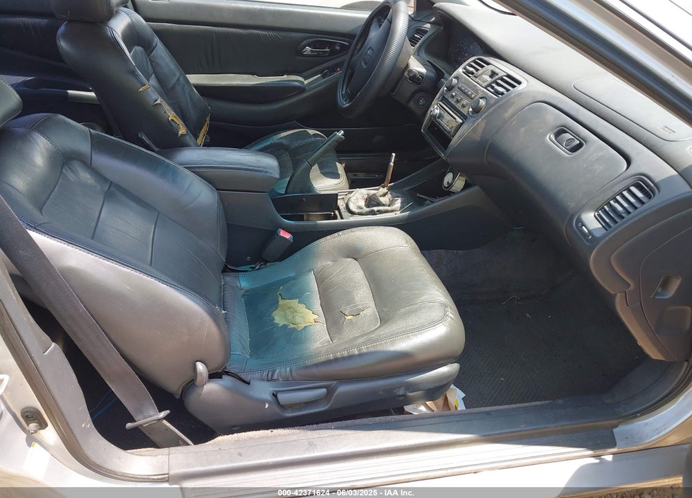 2001 HONDA ACCORD 2.3 EX VIN: 1HGCG31581A025438