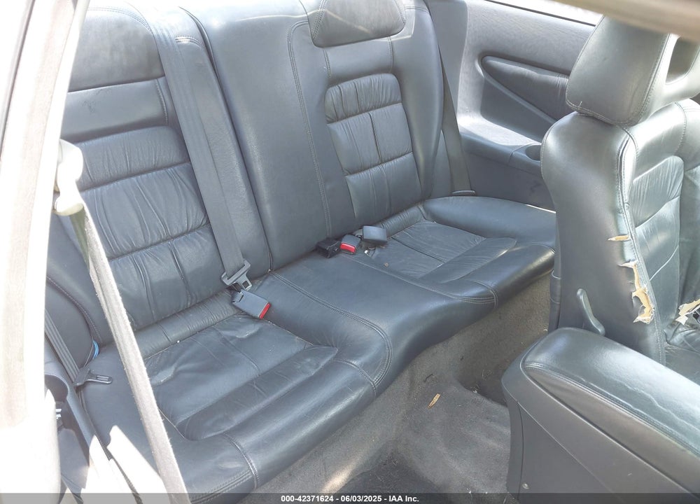 2001 HONDA ACCORD 2.3 EX VIN: 1HGCG31581A025438