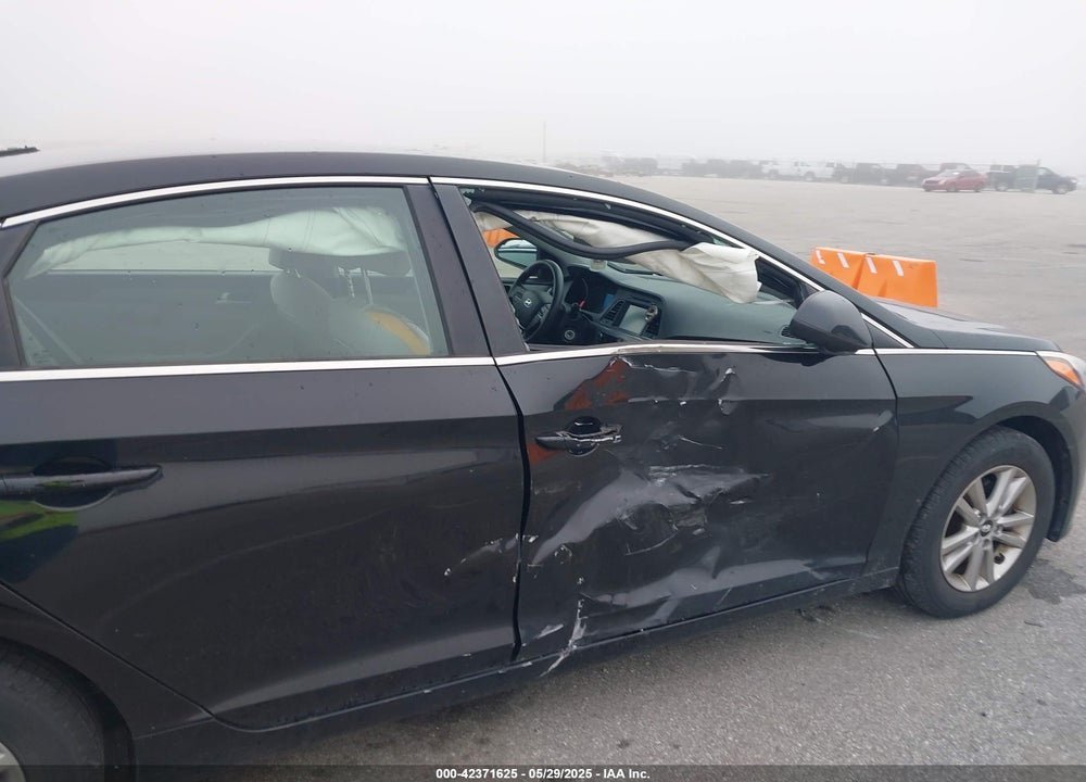 2016 HYUNDAI SONATA SE VIN: 5NPE24AF3GH338189