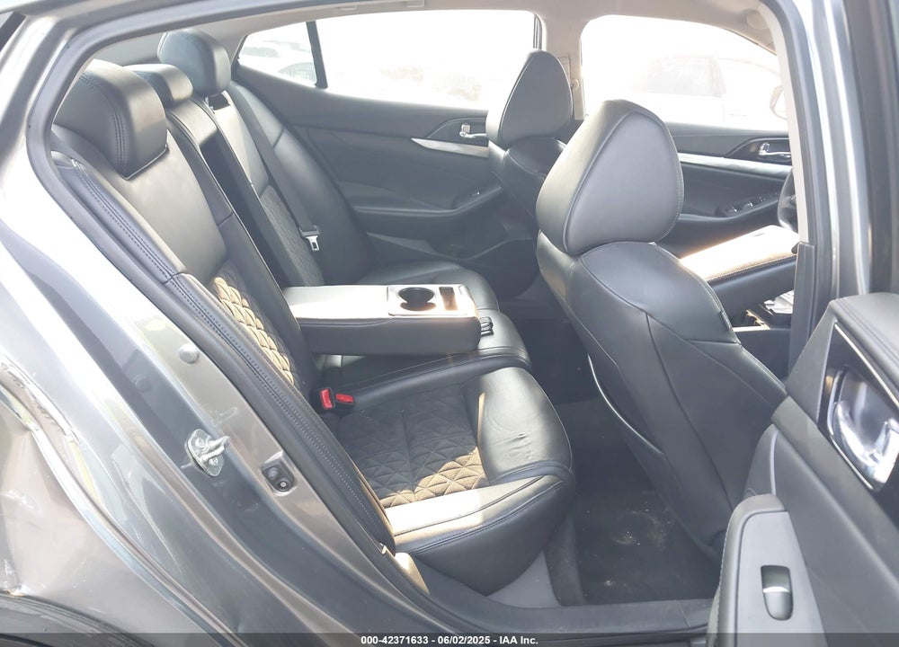 2017 NISSAN MAXIMA VIN: 1N4AA6AP4HC405780
