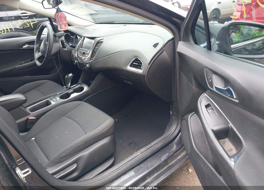 2017 CHEVROLET CRUZE LT AUTO VIN: 1G1BE5SM7H7117867