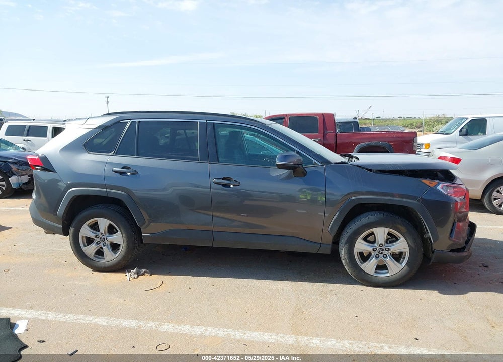 2021 TOYOTA RAV4 XLE VIN: 2T3P1RFV9MC150811