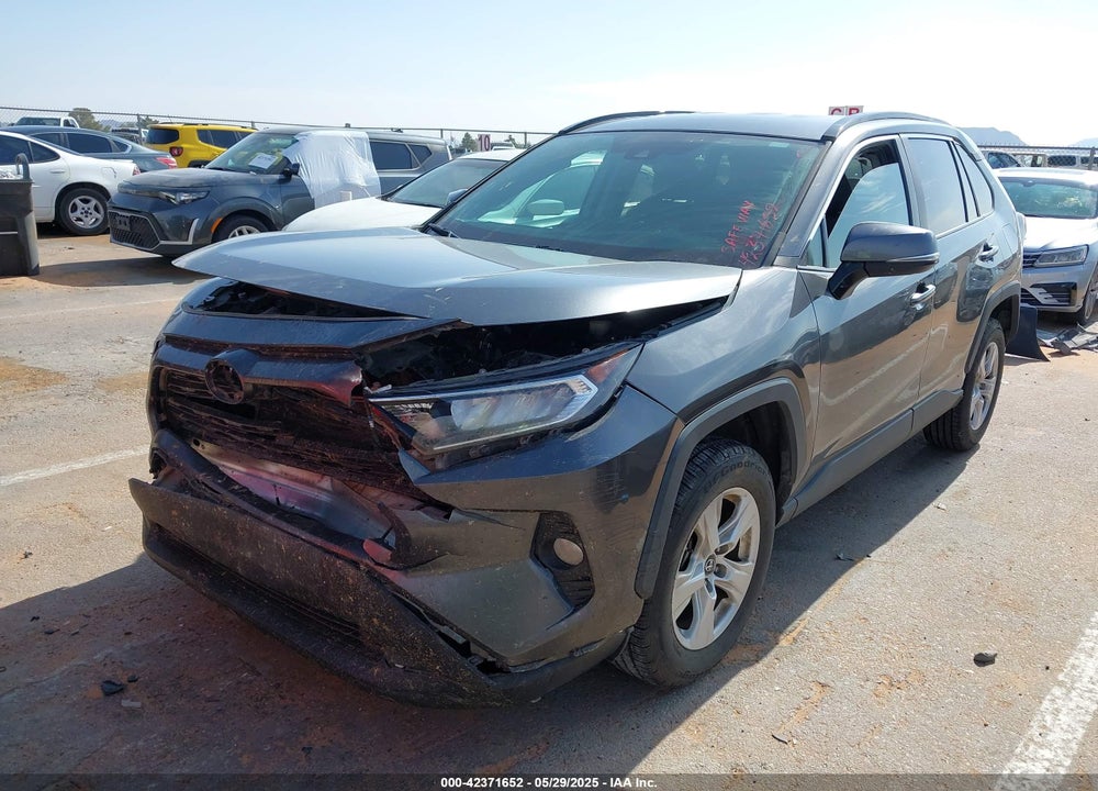 2021 TOYOTA RAV4 XLE VIN: 2T3P1RFV9MC150811