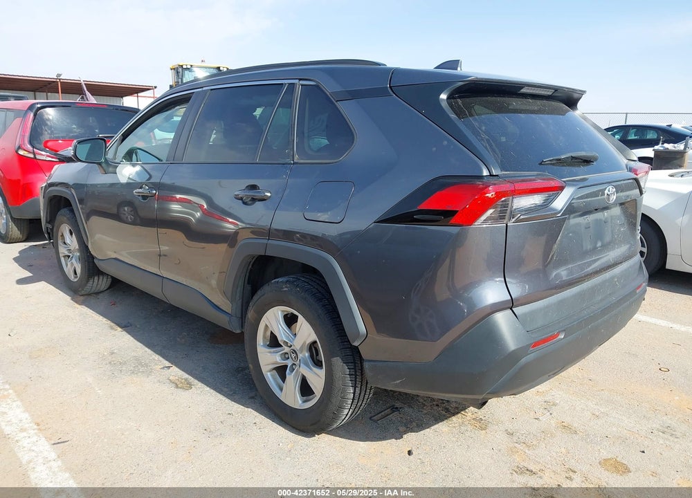 2021 TOYOTA RAV4 XLE VIN: 2T3P1RFV9MC150811