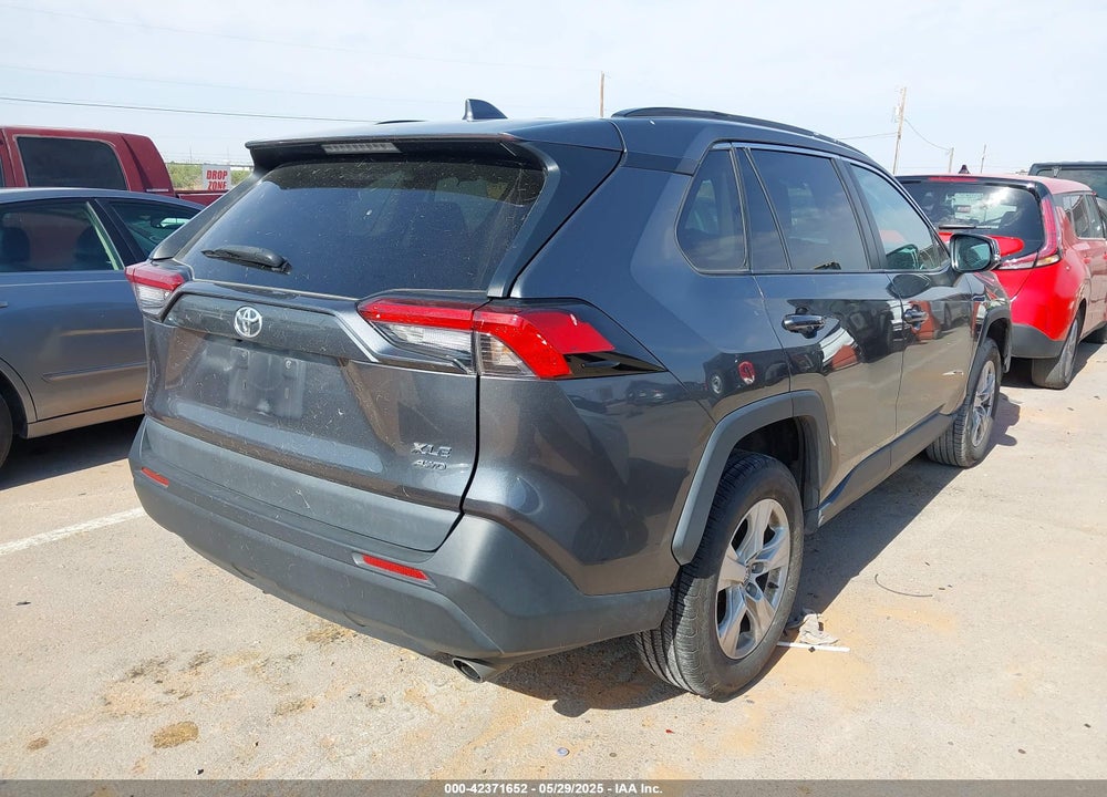 2021 TOYOTA RAV4 XLE VIN: 2T3P1RFV9MC150811