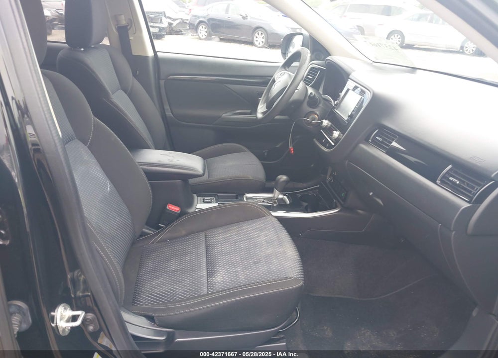 2020 MITSUBISHI OUTLANDER VIN: JA4AD2A38LZ019127