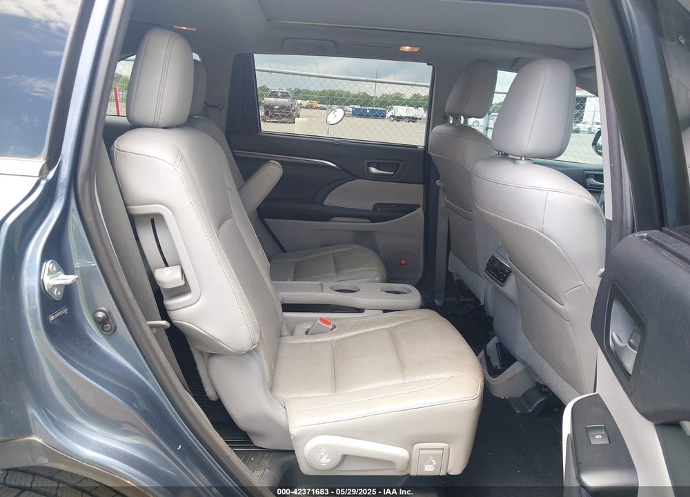 2014 TOYOTA HIGHLANDER LIMITED PLATINUM V6 VIN: 5TDYKRFH5ES034504
