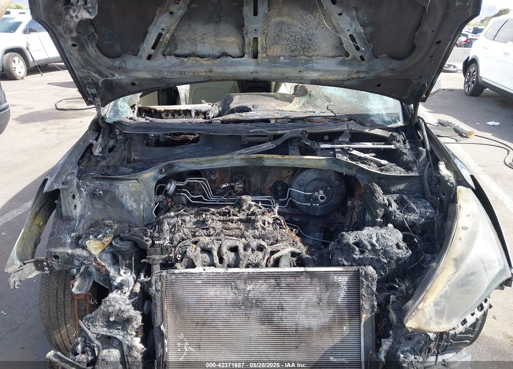 2013 HYUNDAI SANTA FE VIN: 5XYZUDLB8DG090160